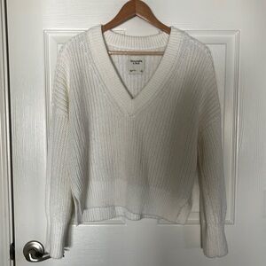 Abercrombie & Fitch V-Neck Sweater Size Small